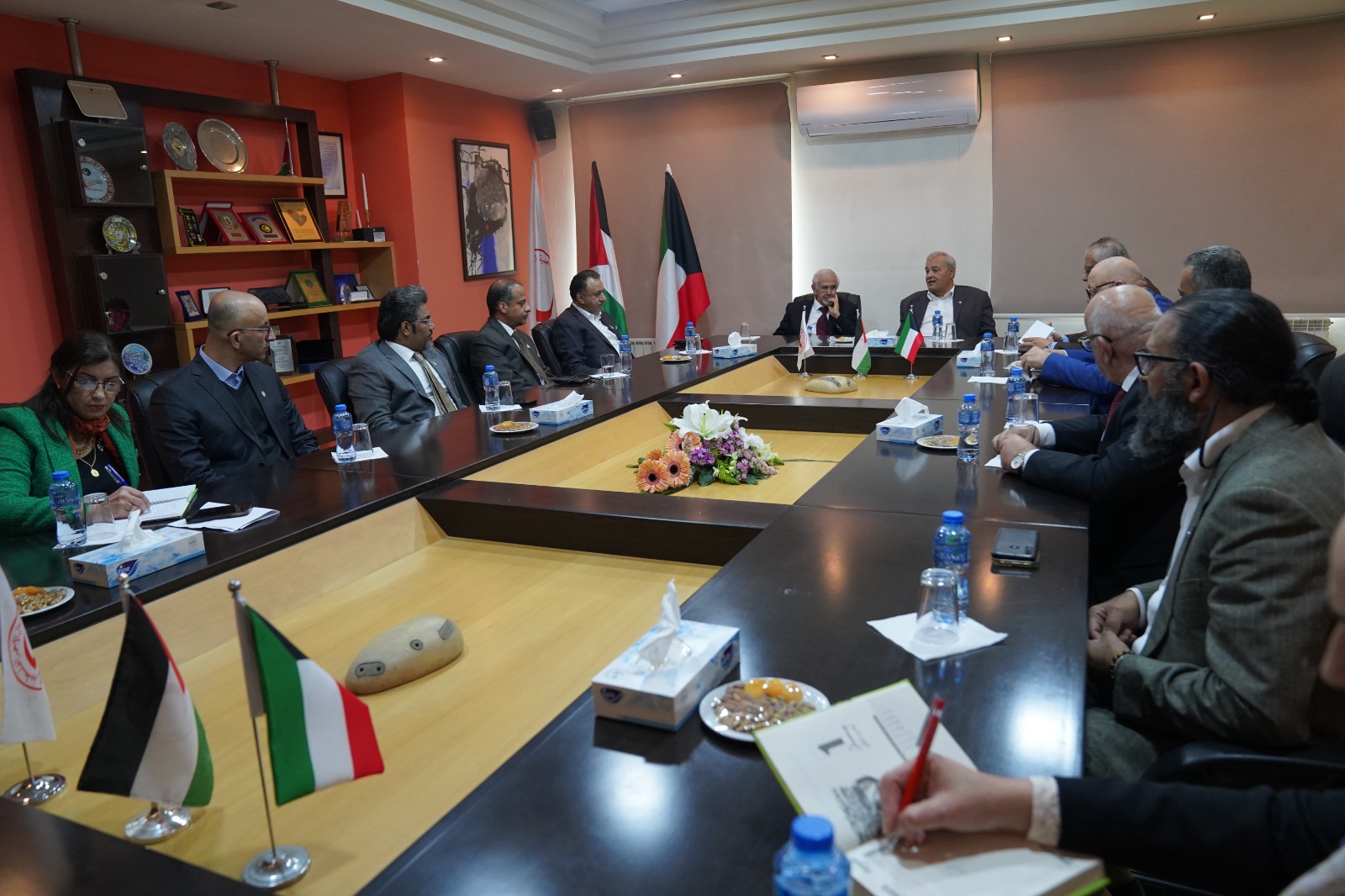 جانب من استقبال الوفد لدى وصوله إلى أريحا